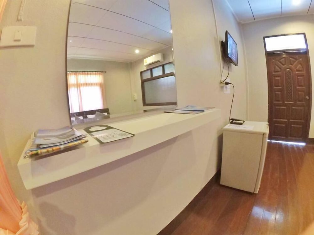 Marina Hut Guest House 33/33