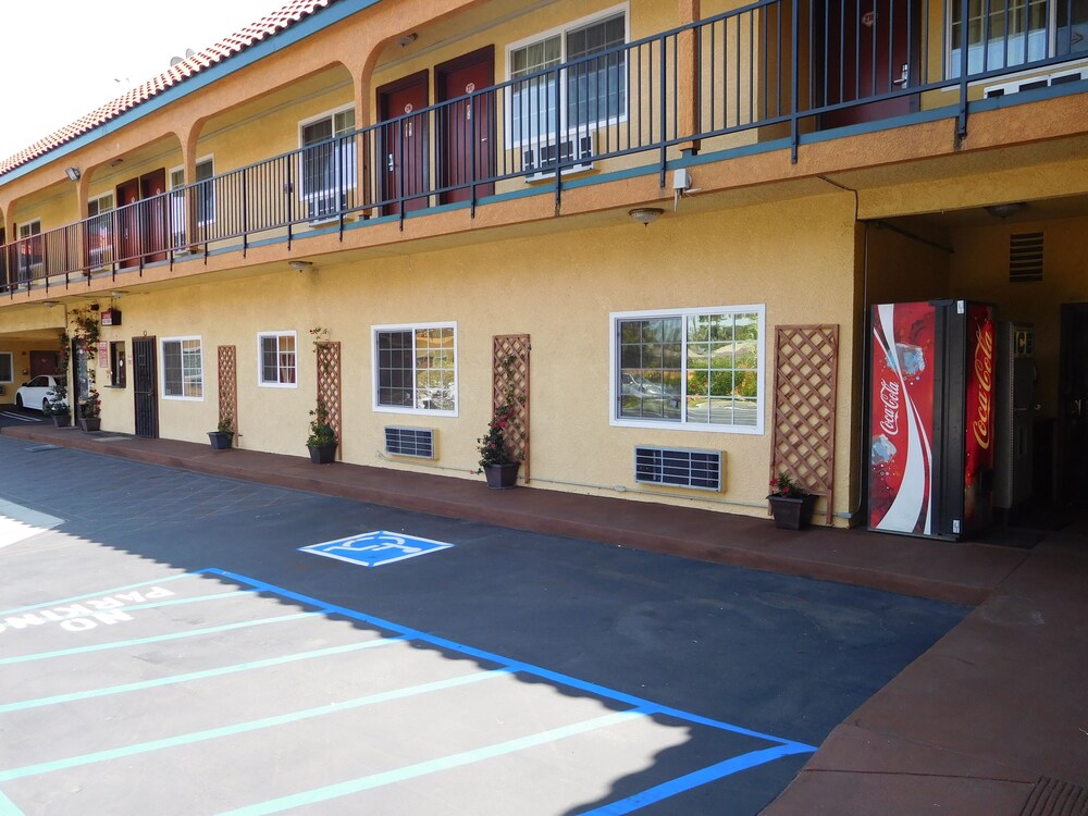 Diamond Inn 44/46