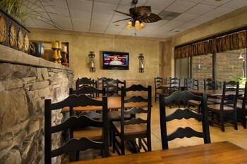 Northwest Inn 32/38