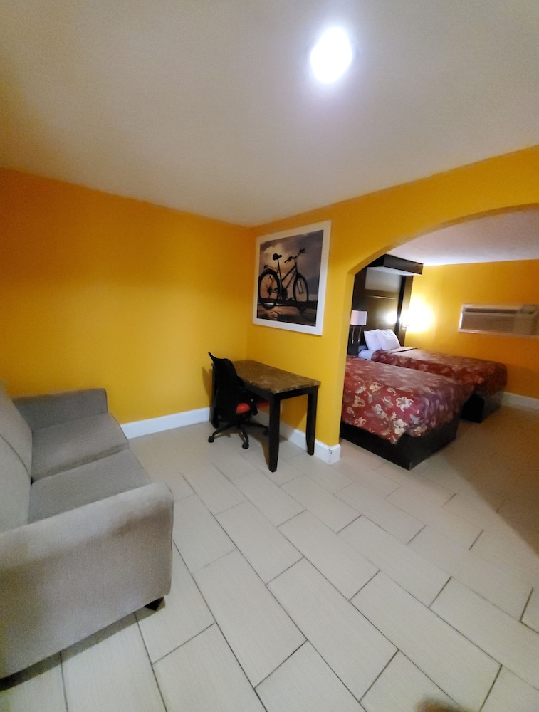 Rodeway Inn & Suites Houston near Medical Center 17/32