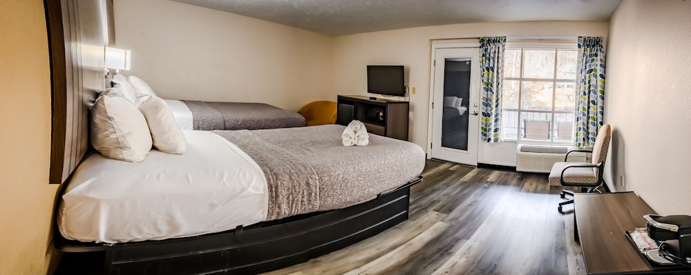 Bear Creek Inn Gatlinburg 12/41