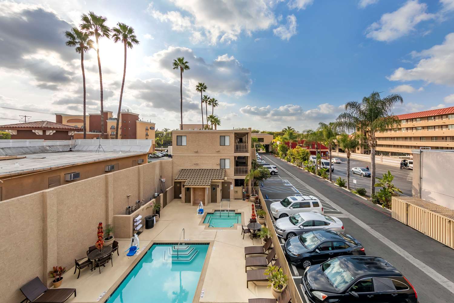Best Western Plus Anaheim Inn 57/59