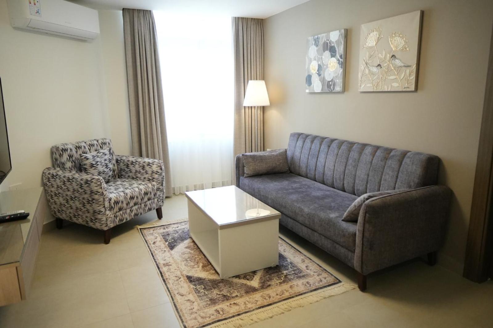 Red Carpet Suites 42/65