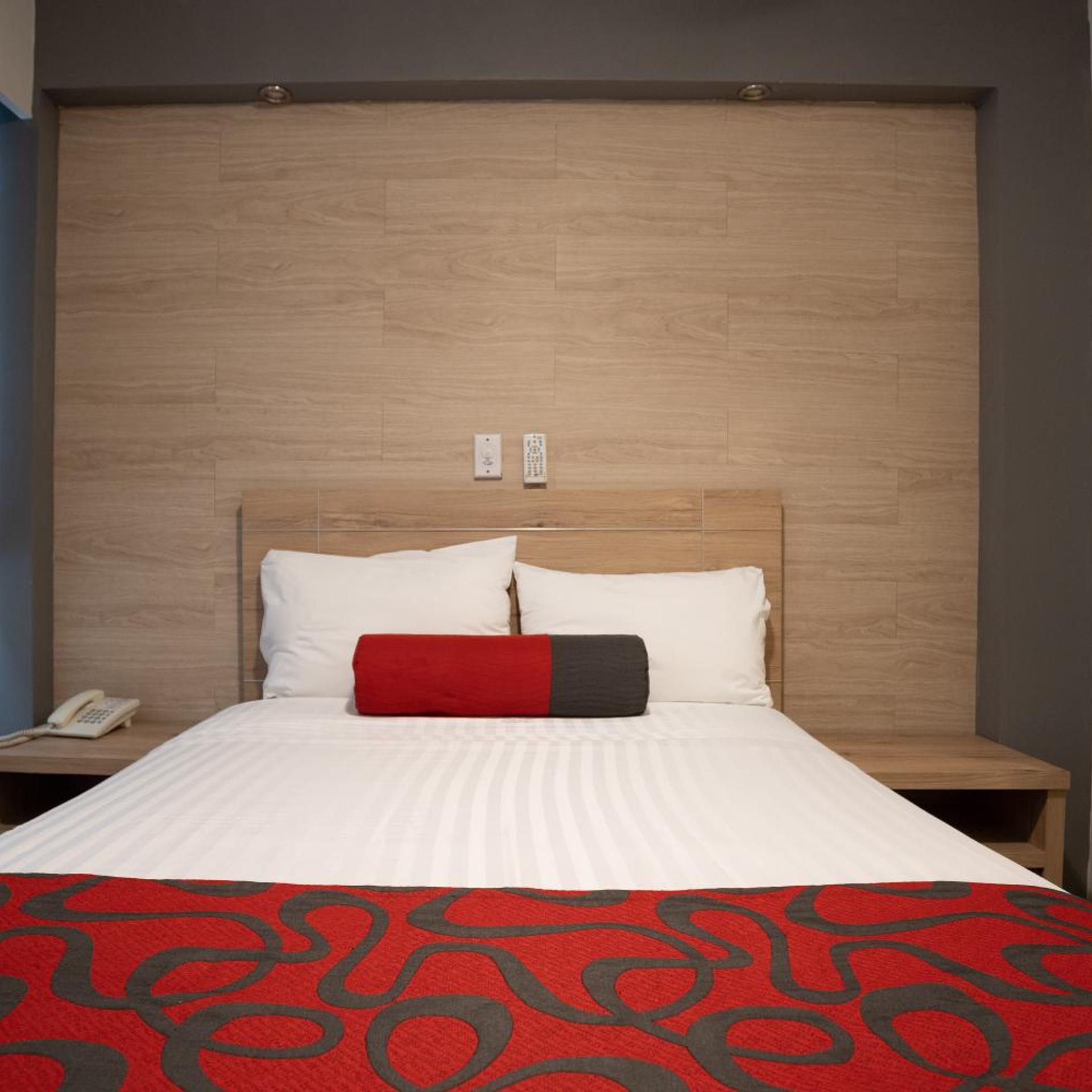 غرفة قياسية، Hotel Roble 8/10