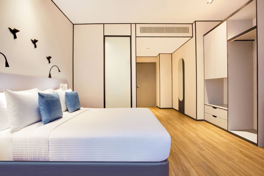 The District Hotel Jumeirah, Dubai 10/61