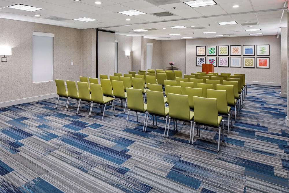 Holiday Inn Express Atlanta Airport College Park 54/57