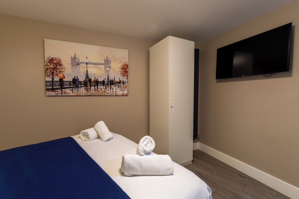 Paragraph Palmers Green - Tottenham Stadium 20/55