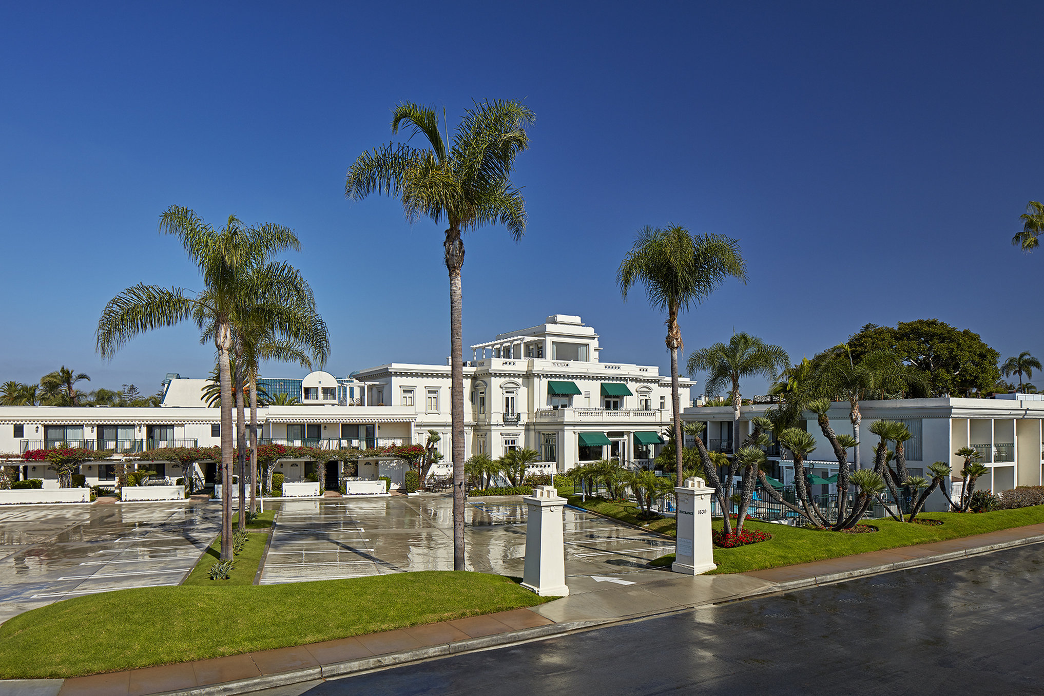 Glorietta Bay Inn 68/78