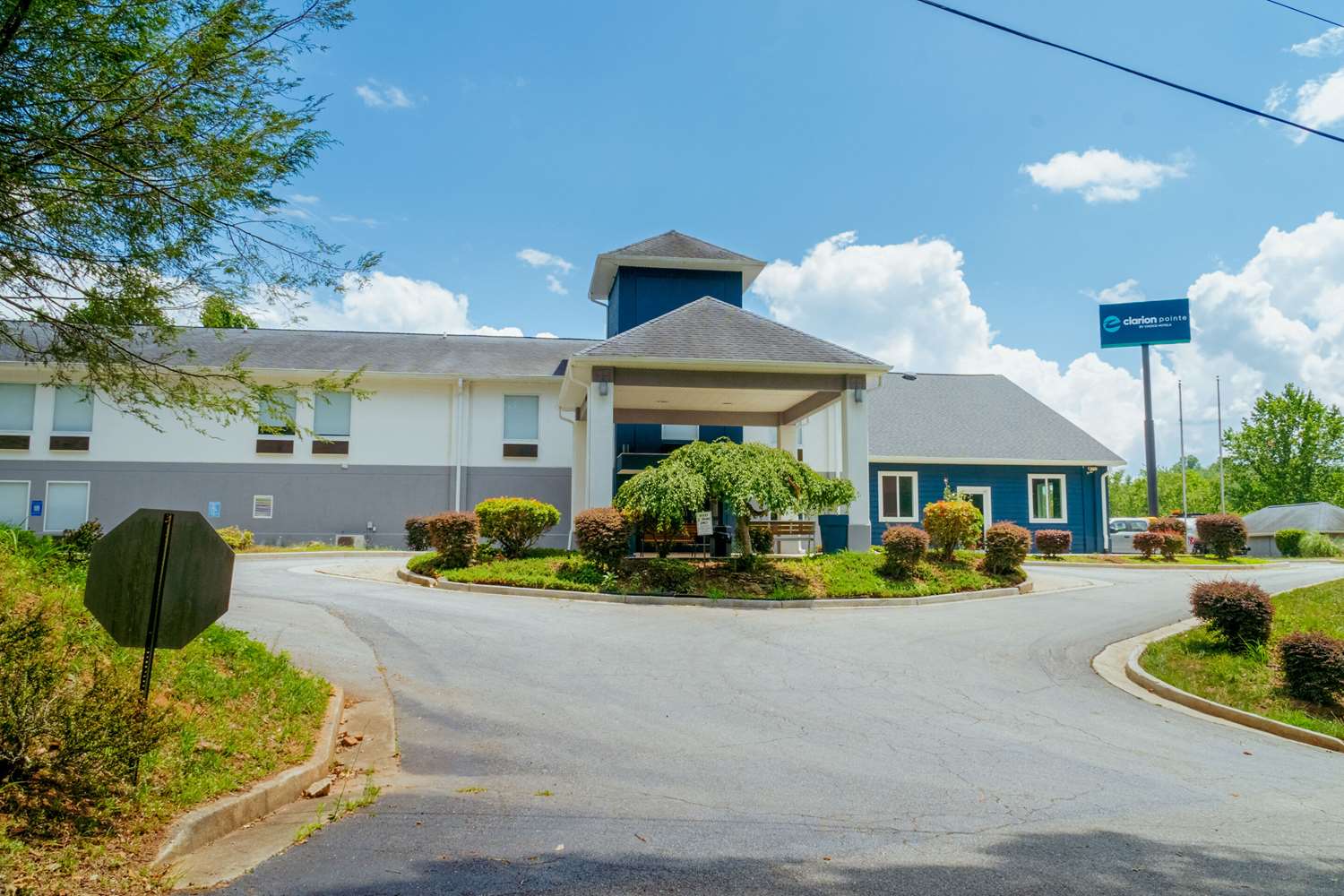 Clarion Pointe - Dillard near Blue Ridge Mountains 4/22