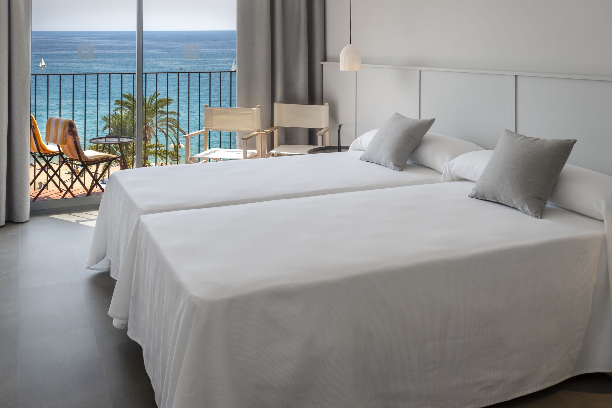 STANDARD, TRIPLE, SEA VIEW