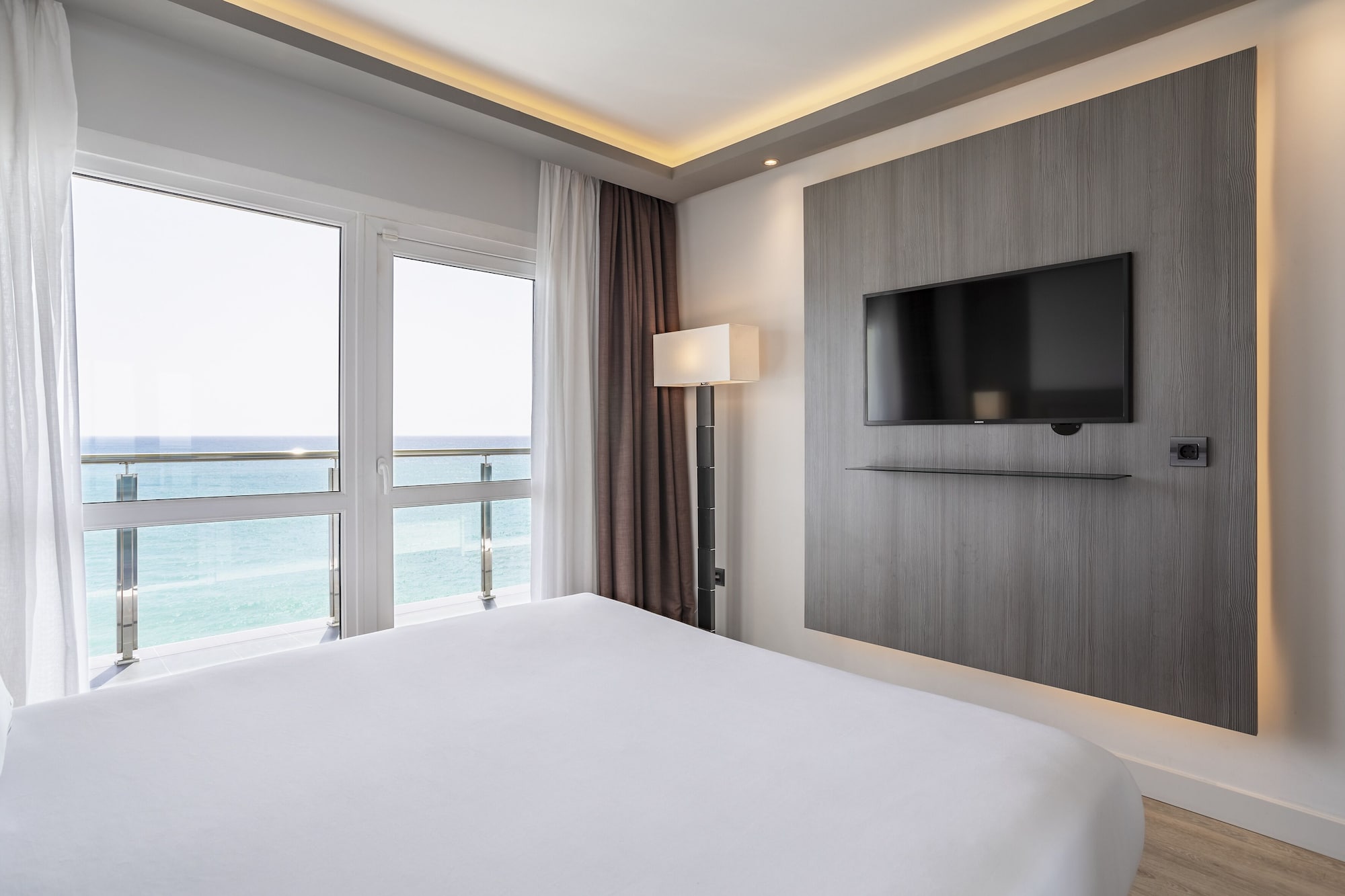 غرفة بريميوم بسريرين منفصلين بإطلالة على البحر، Melia Alicante 3/10