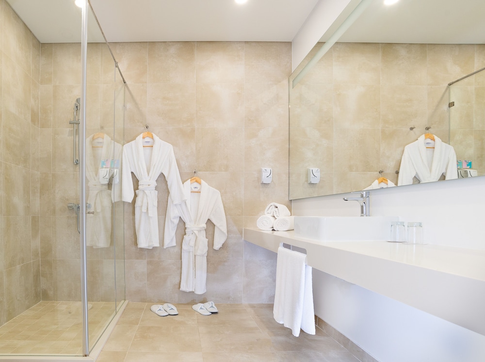 Ride Surf Resort Spa 13/73