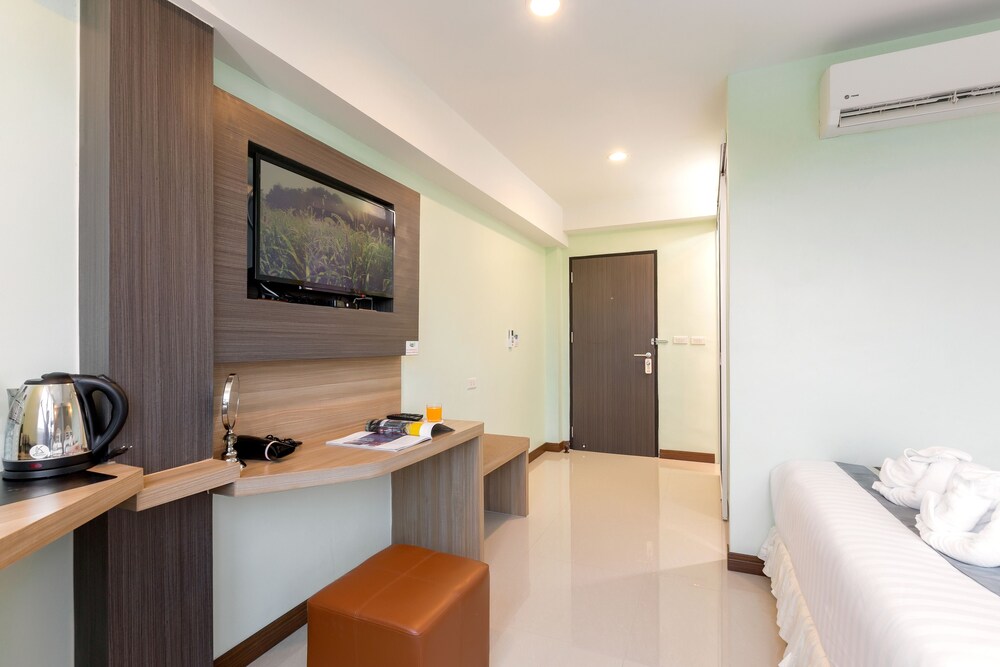 RoomQuest Suvarnabhumi Airport Rom Klao 29/55