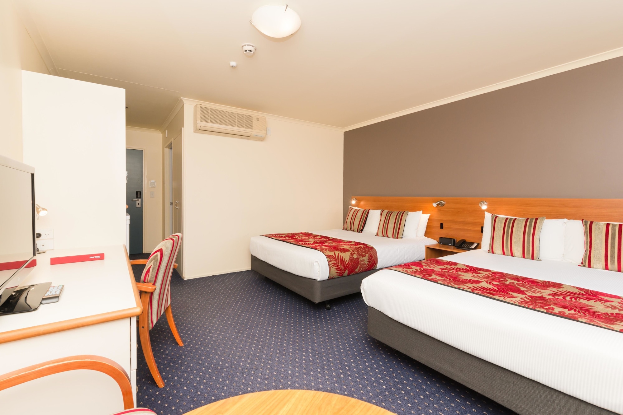 SUPERIOR, STUDIO, DOUBLE OR TWIN BED