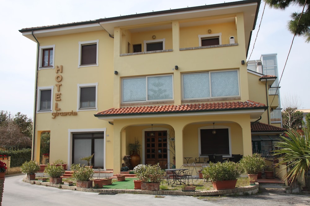 Hotel Girasole 1/43