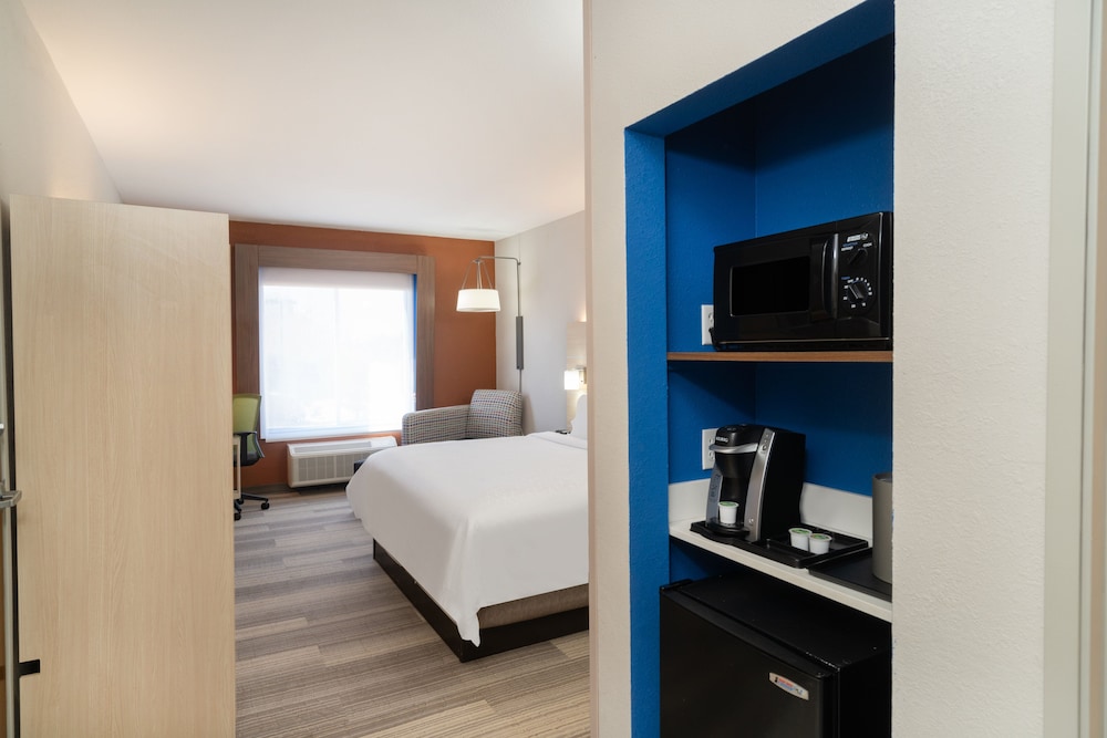 Holiday Inn Express Hotel And Suites Magee 20/49