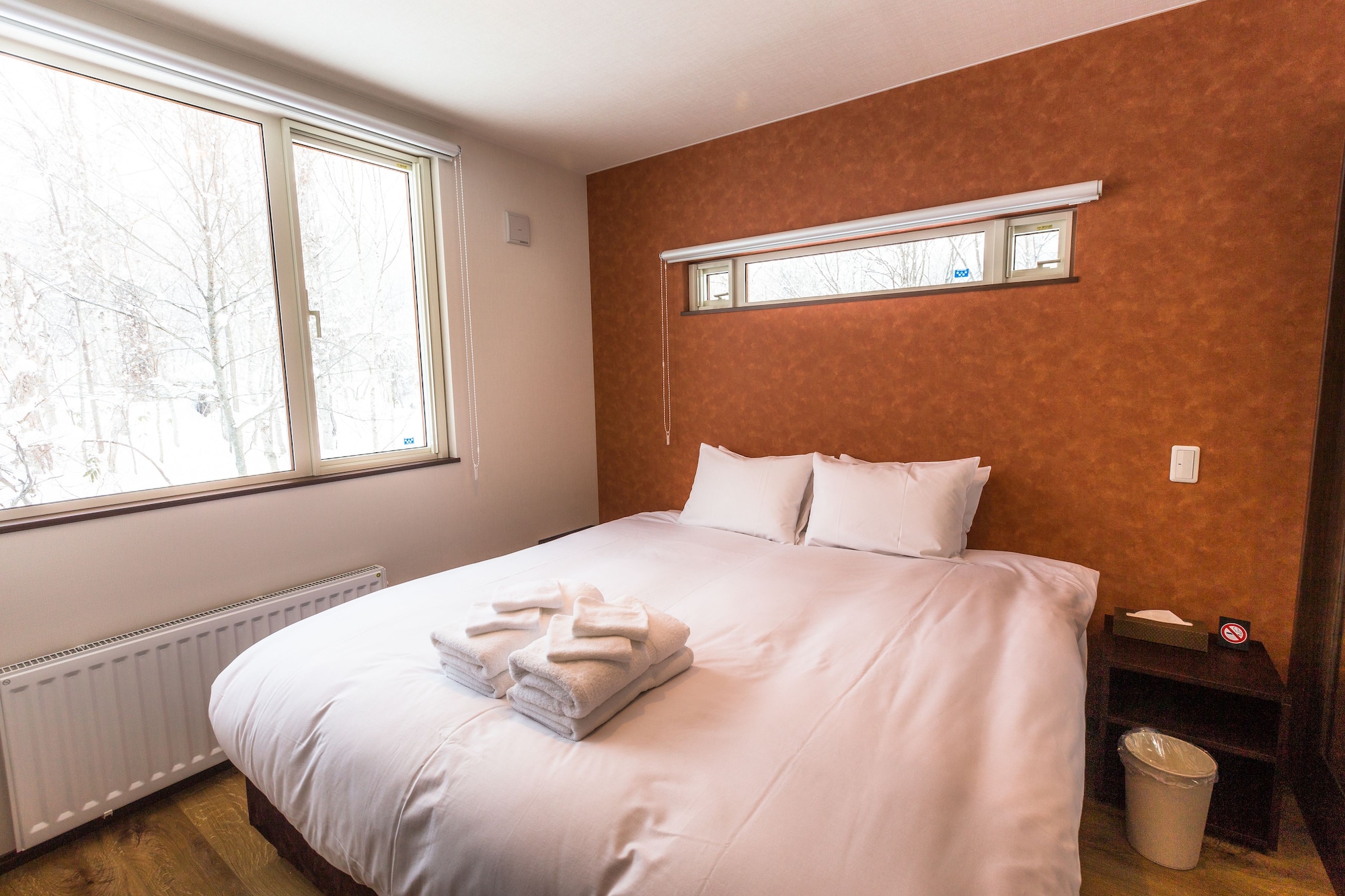 2 BEDROOMS