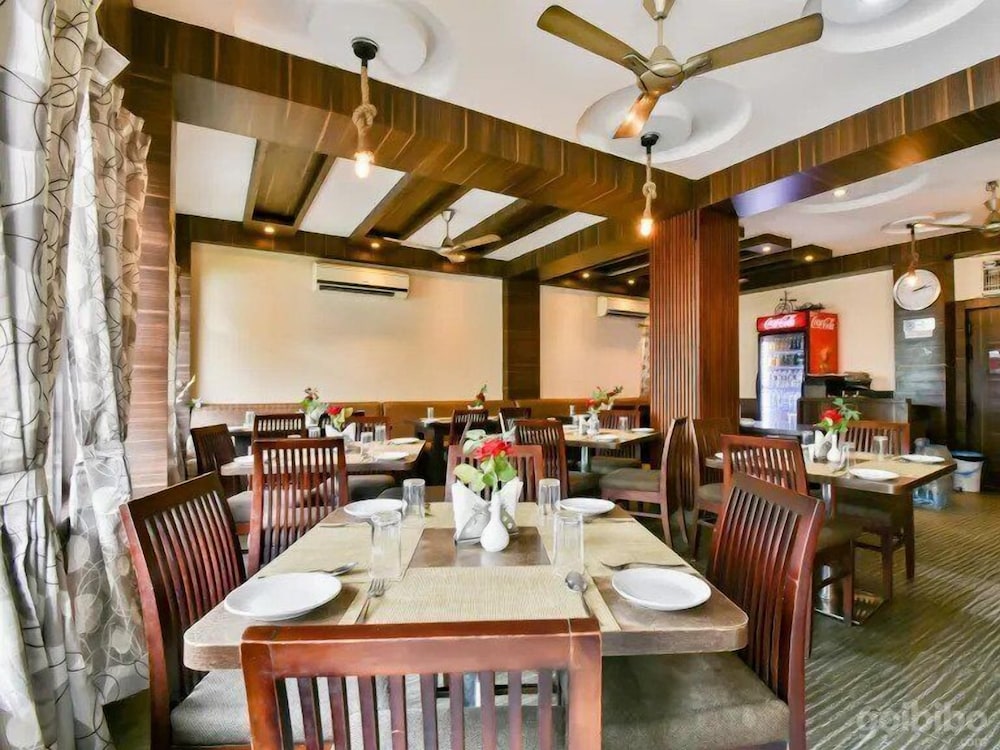 HOTEL RAJDARBAR 18/21