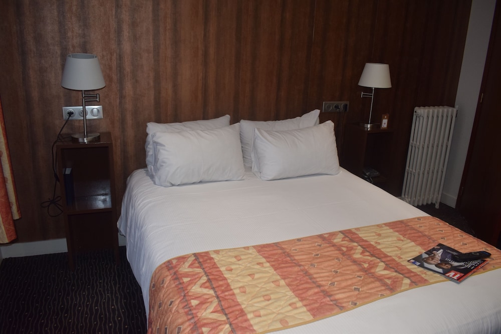 Metropol Hotel 12/66