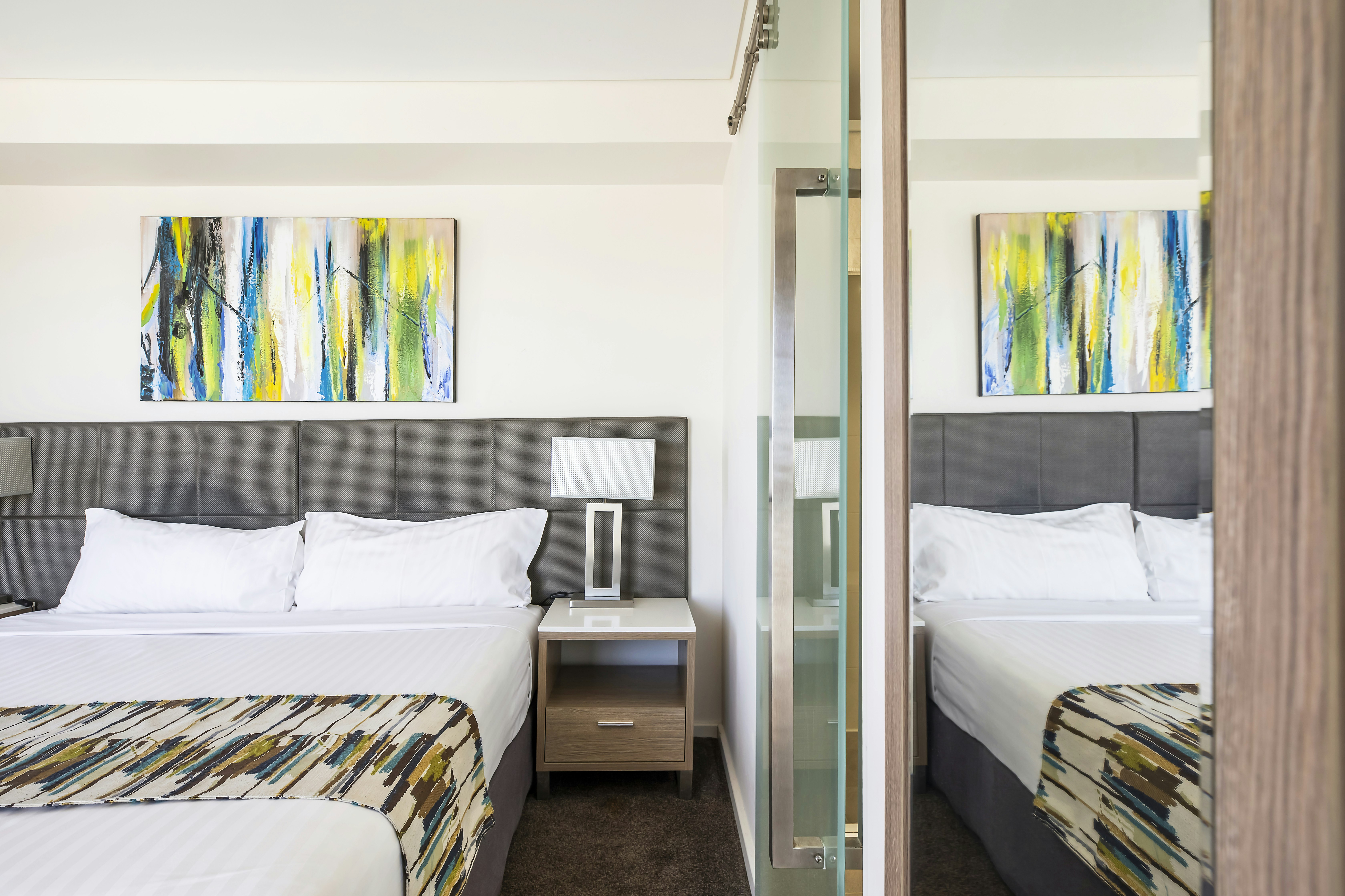 Metro Hotel Perth 8/48