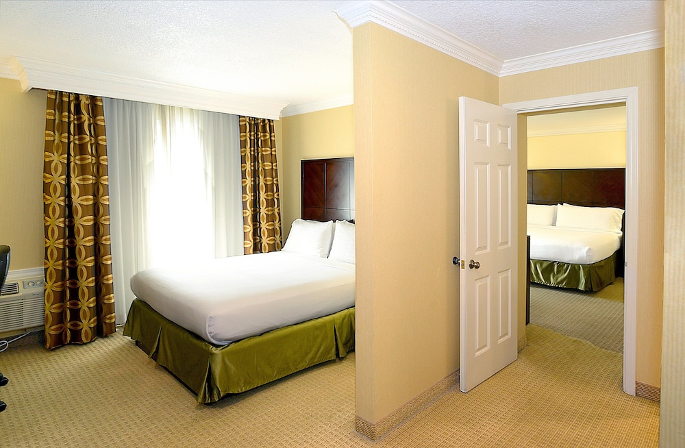 Holiday Inn San Mateo 15/65