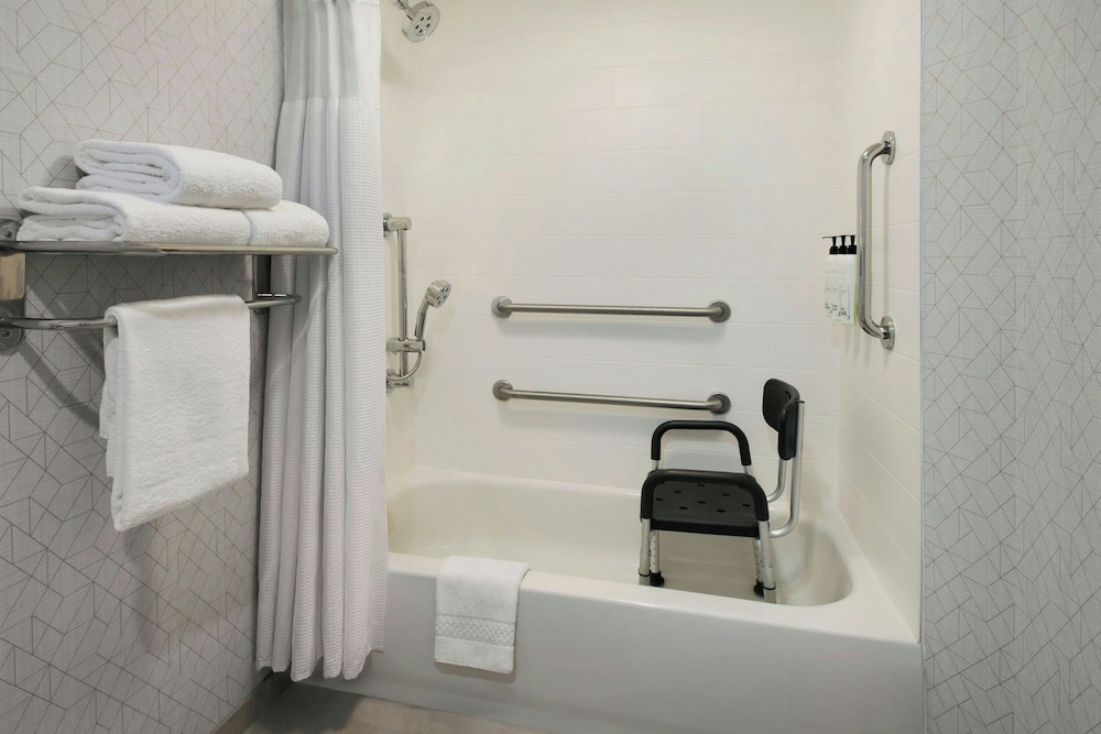 جناح بسريرين كوين مع سرير سحّاب إضافي، Springhill Suites Pittsburgh Mills 7/10