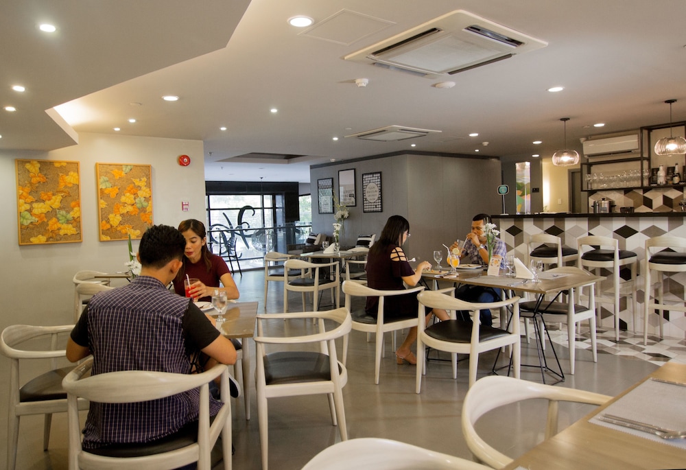 Cebu Hotel Plus 48/55