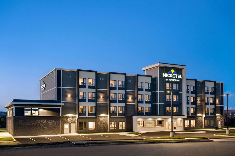 Microtel Inn and Suites by Wyndham Antigonish 1/21