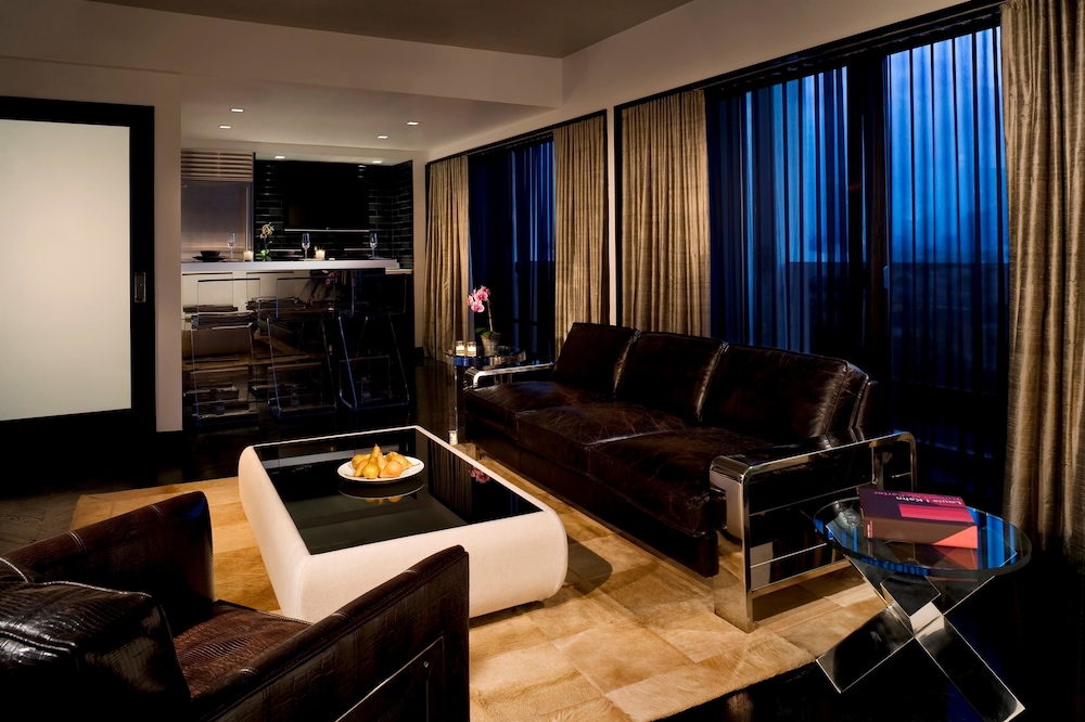Sixty Beverly Hills 52/69