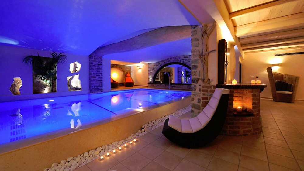 Iakovakis Suites Spa 12/50