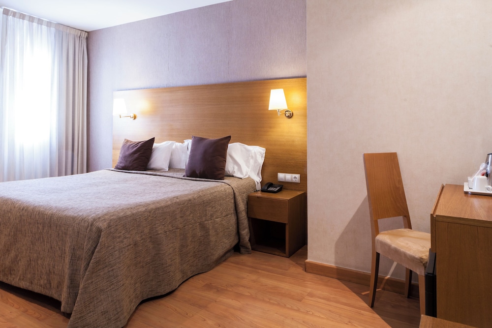 Don Paco Hotel 30/77