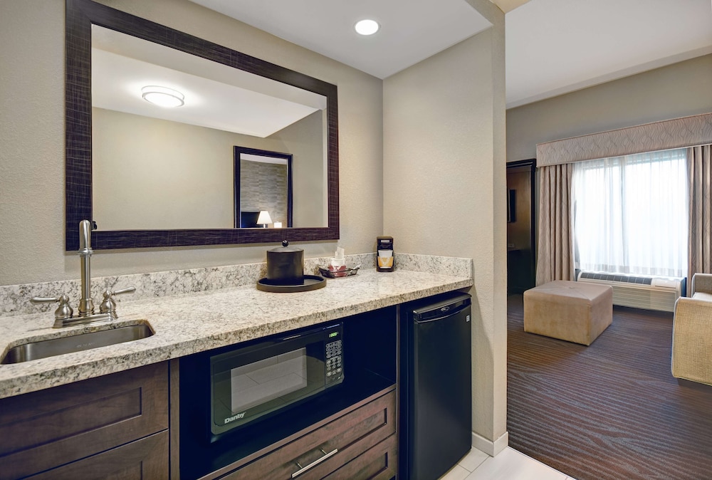 Hampton Inn And Suites Robbinsville 11/57