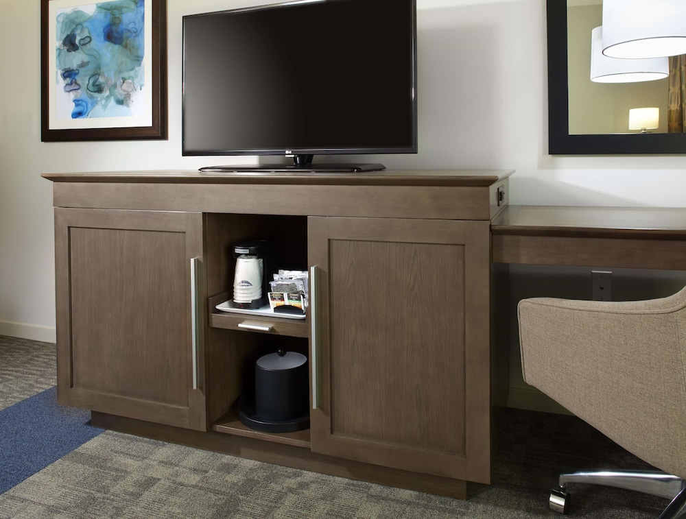Hampton Inn Suites Pittsburgh Airport South Settlers Ridge 12/60
