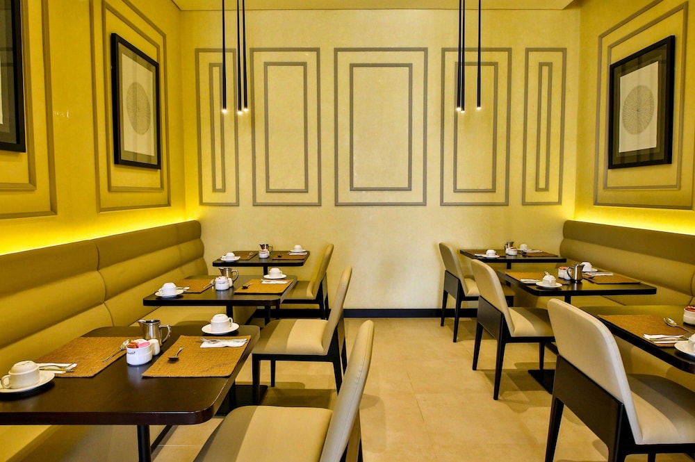 Four Points by Sheraton Production City Dubai 41/58