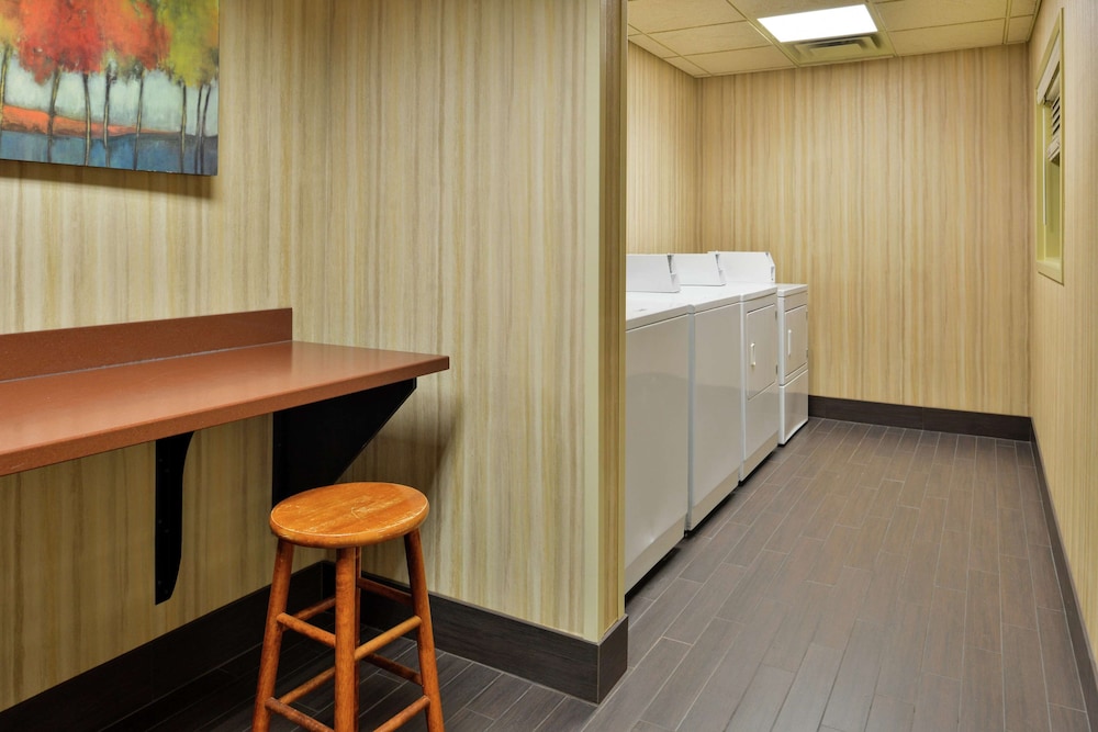 Hampton Inn Idaho Falls Airport 20/64