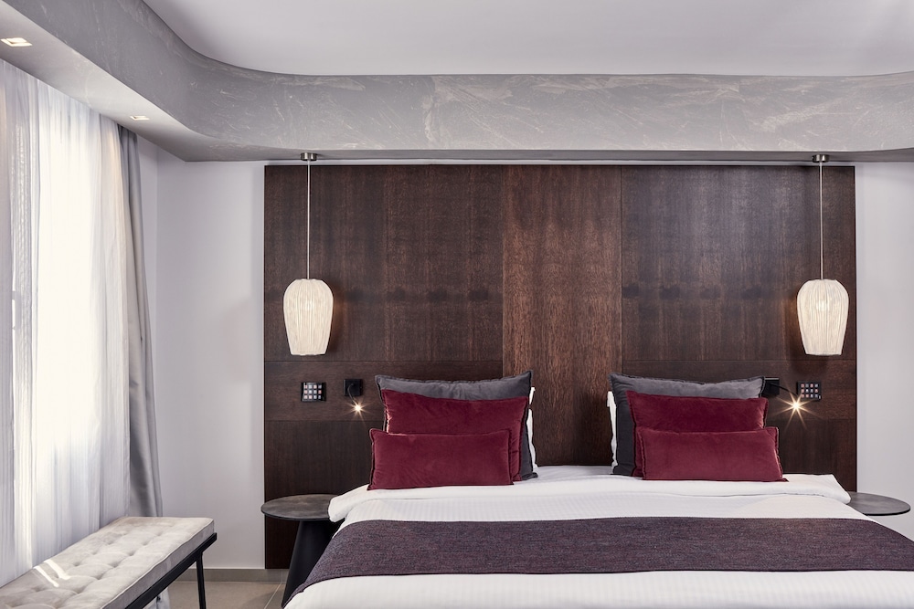 Family Suite, King Bed, Inland View, 2 Sofa, Private Pool