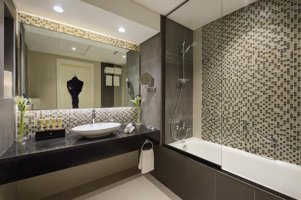 Burj, 2 Bedrooms, Suite, Fountain View 5/6