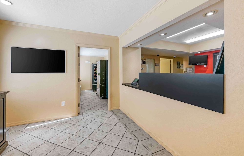 Extended Stay America Select Suites Orlando Southpark 8/56
