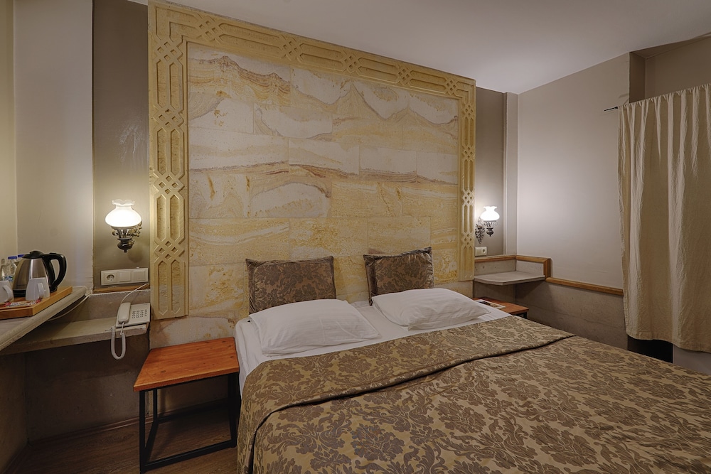 Heybe Hotel 15/50