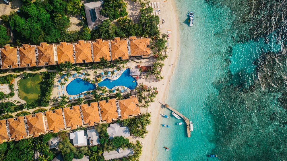 Infinity Bay Beach Resort 64/72