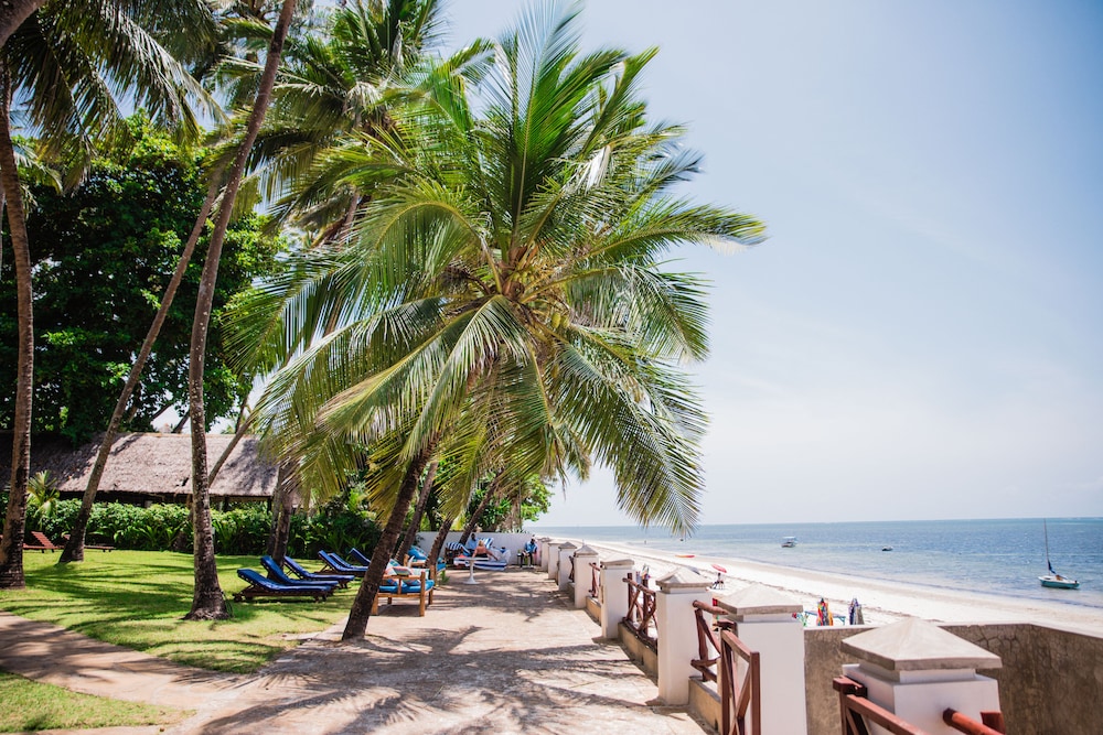 Plaza Beach Hotel 24/27
