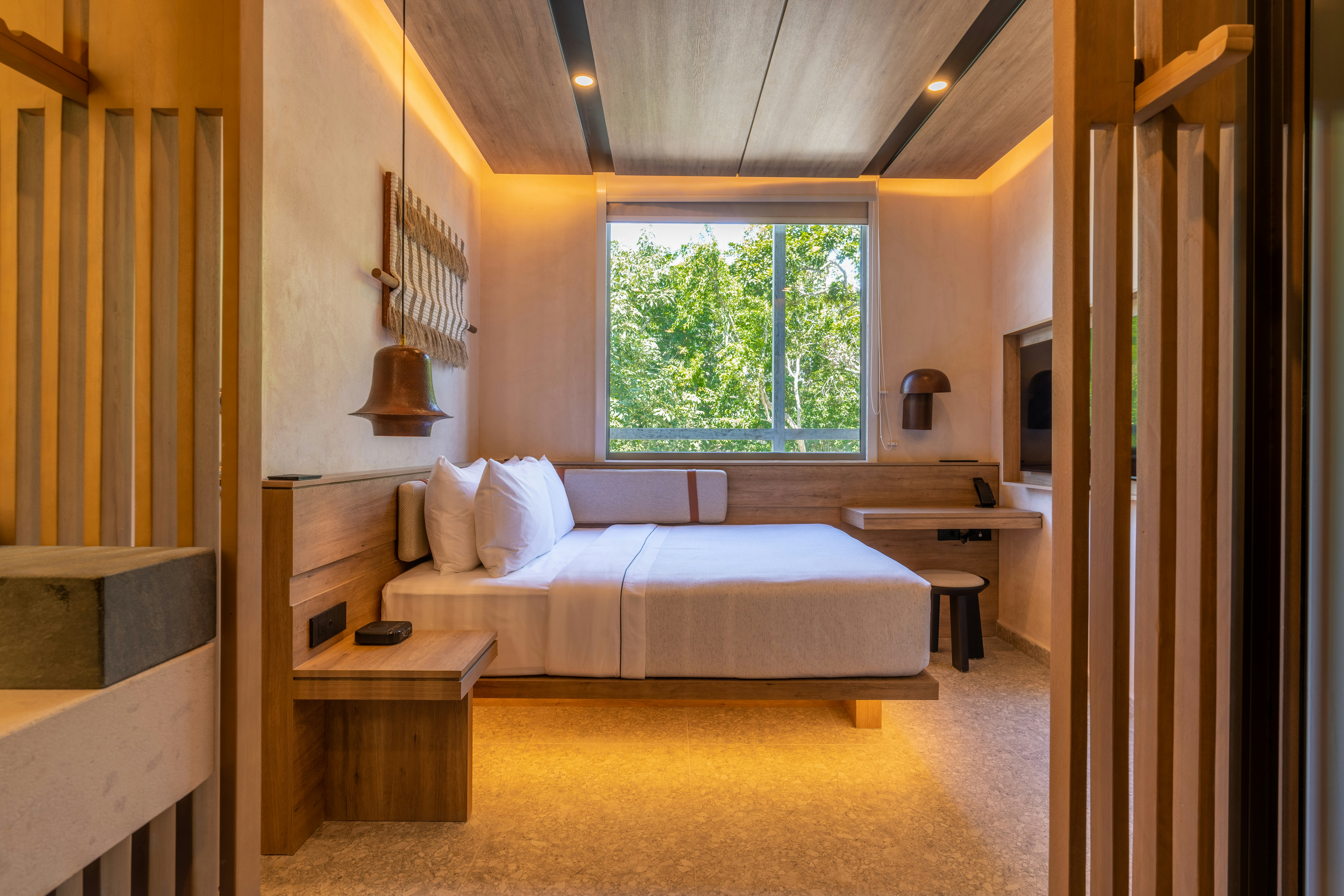 Roof Top, Queen Bed, Top Floor، Motto by Hilton Tulum 2/3