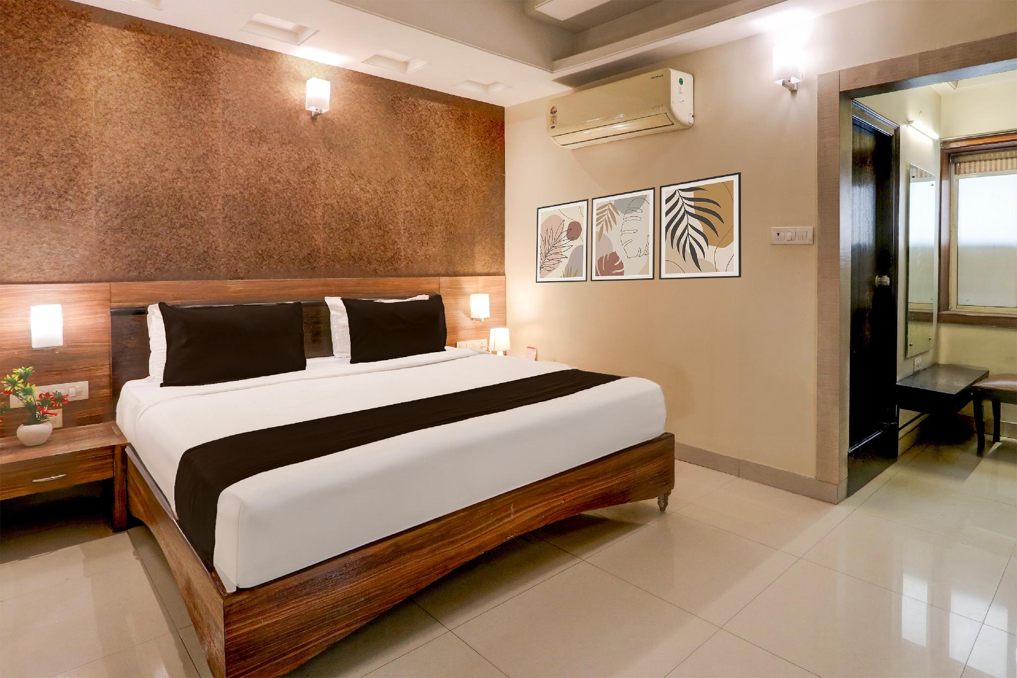 Super, Deluxe, Twin Beds