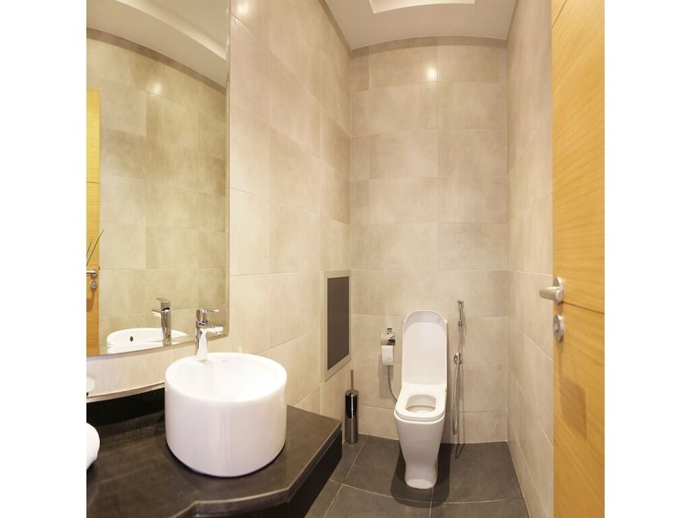 Smarts Hotel 54/58