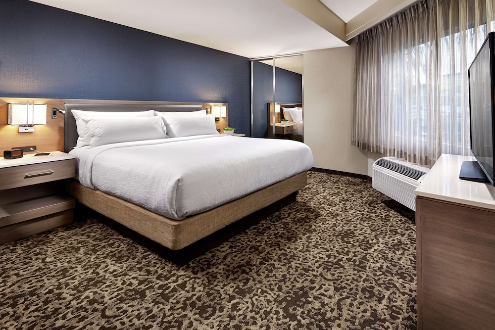 ROOM, KING BED, ACCESSIBLE