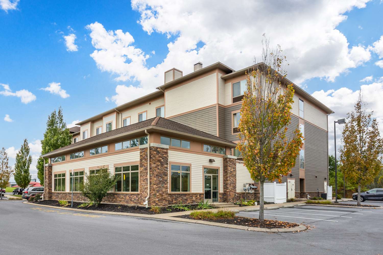Best Western Plus University Park Inn & Suites 3/23