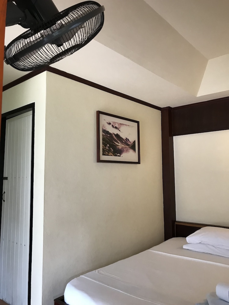 Sunrise Bungalow 18/50
