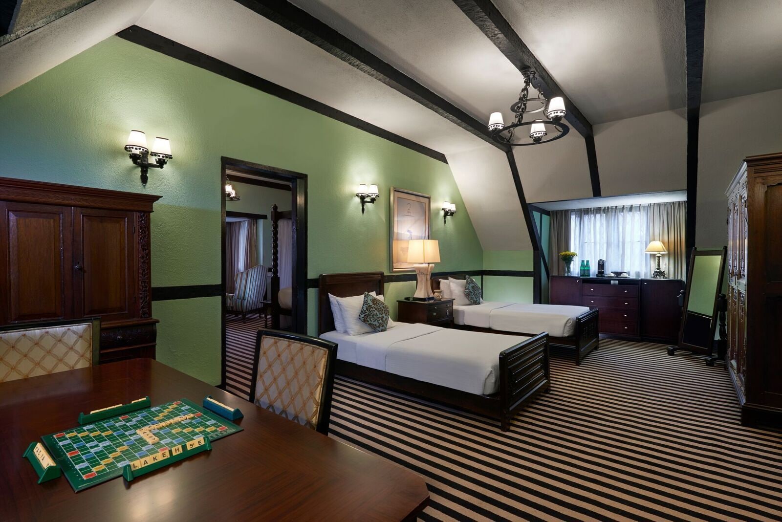 Family Suite, Queen and Twin Beds