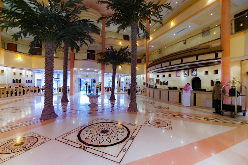 Boudl Al Fayhaa 44/57