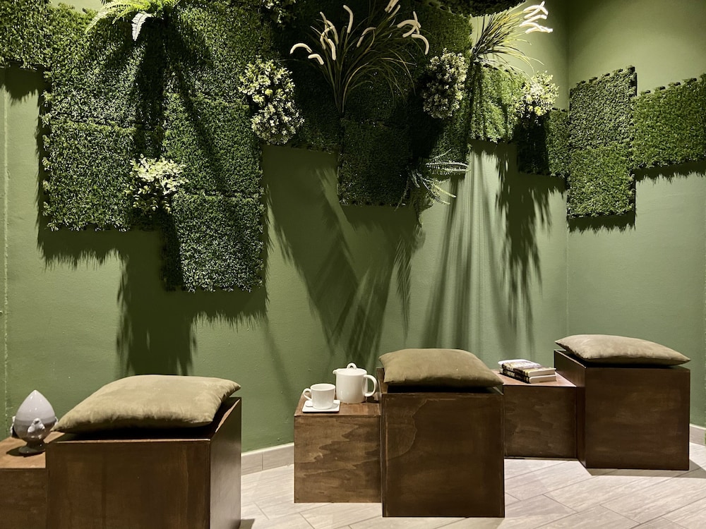 AV Hotel Milano 30/55